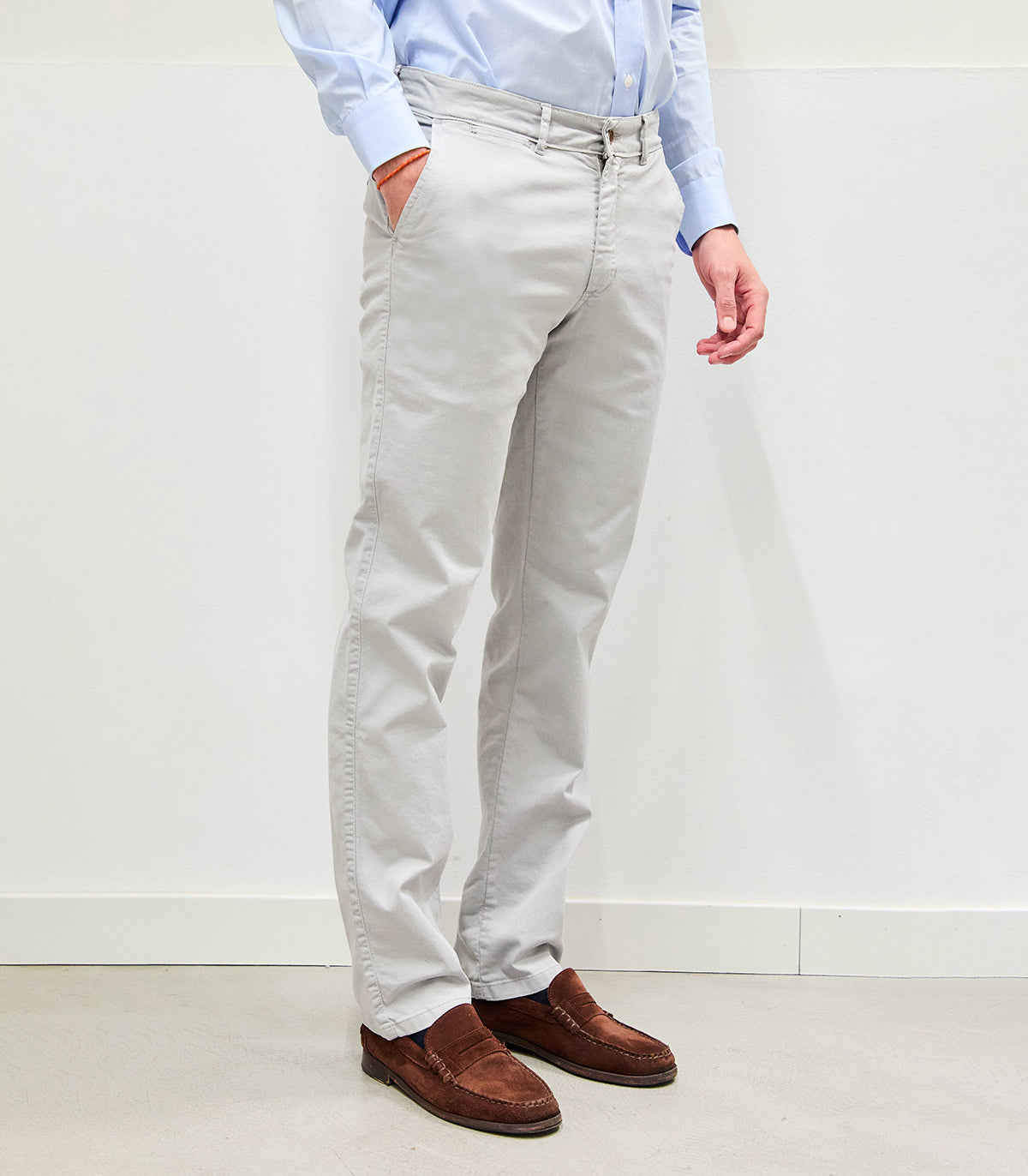 Pantalón Chino Gris